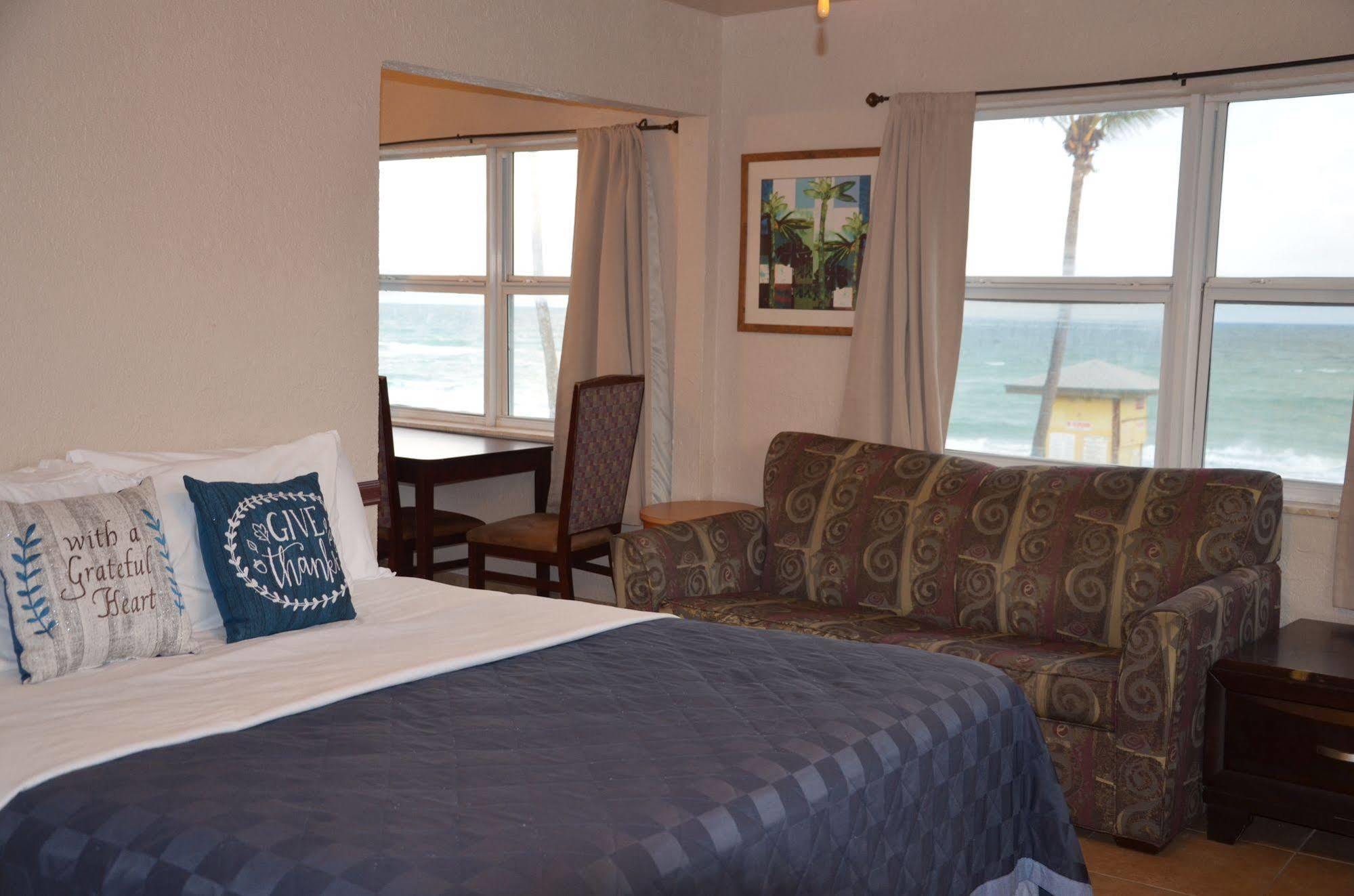 Hotel La Terrace Oceanfront