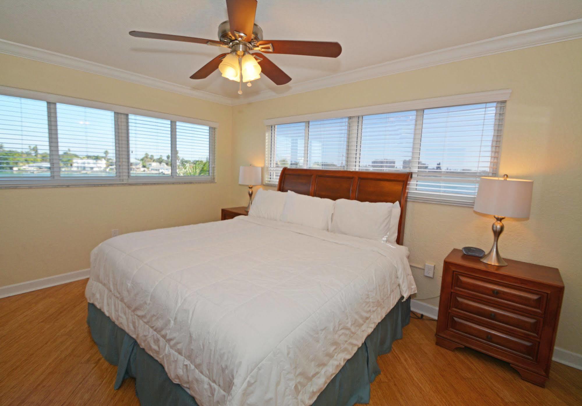 Westwinds Waterfront Aparthotel 3*