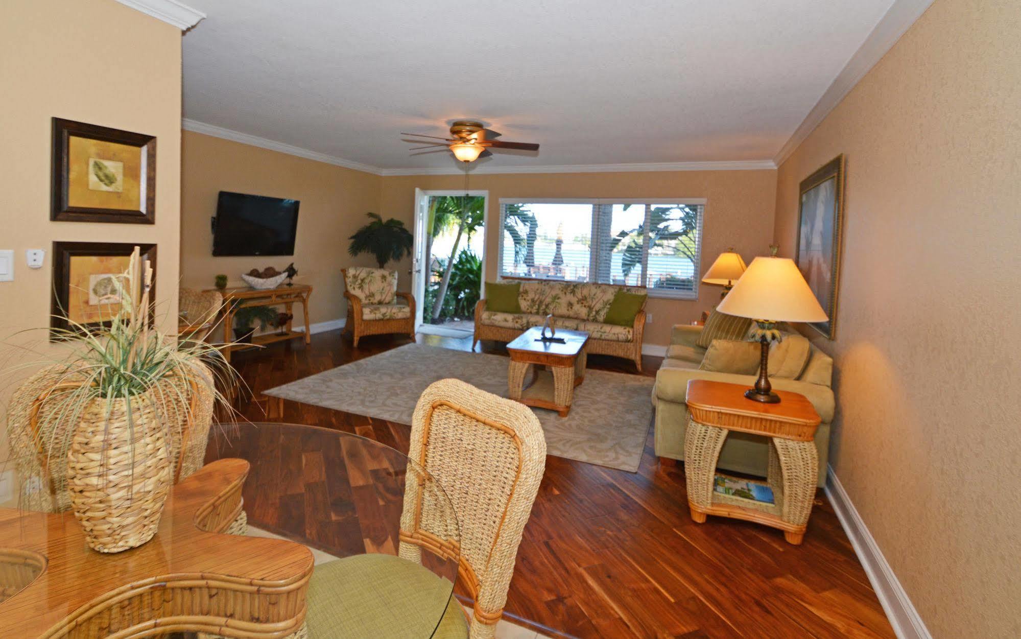 Westwinds Waterfront Aparthotel