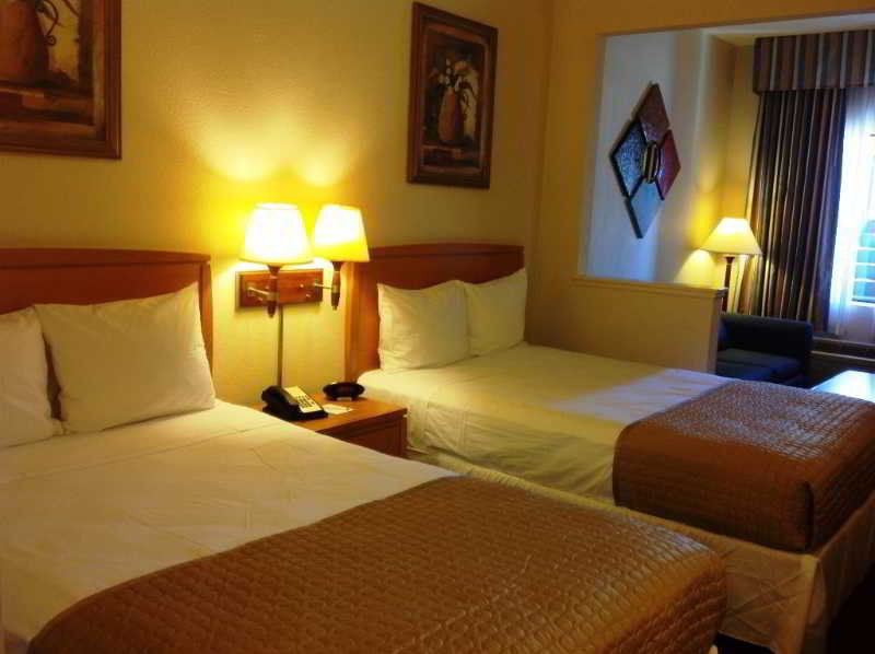 Ramada By Wyndham Downtown