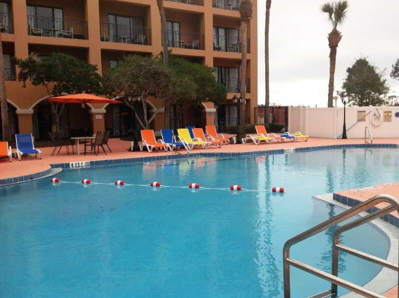 Ramada By Wyndham Downtown Hotel 3*