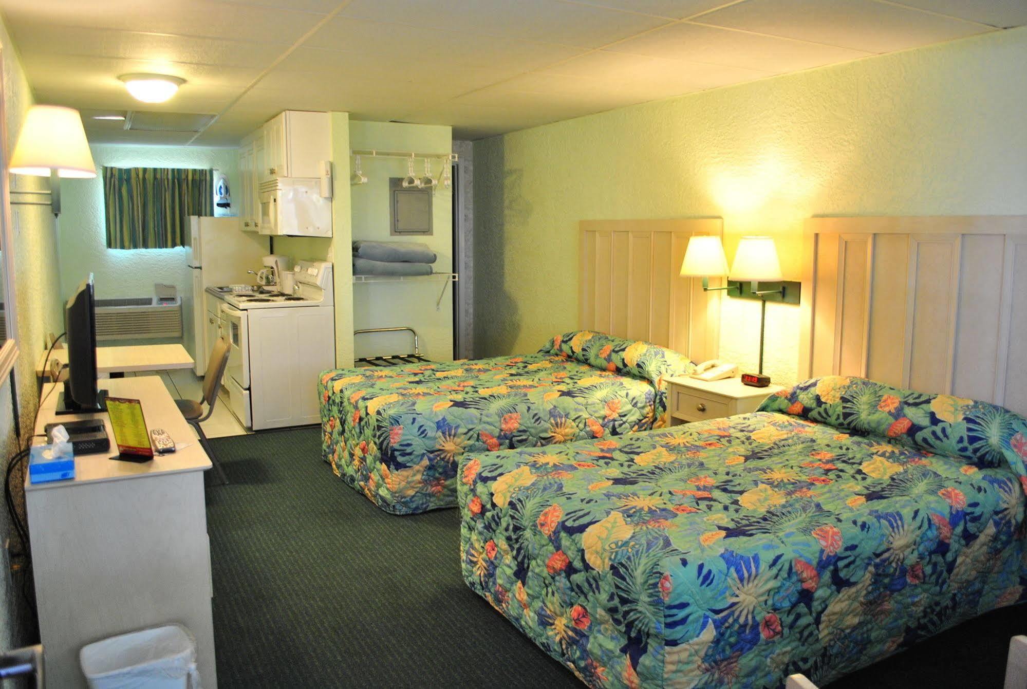Palmetto & On The Motel 3*