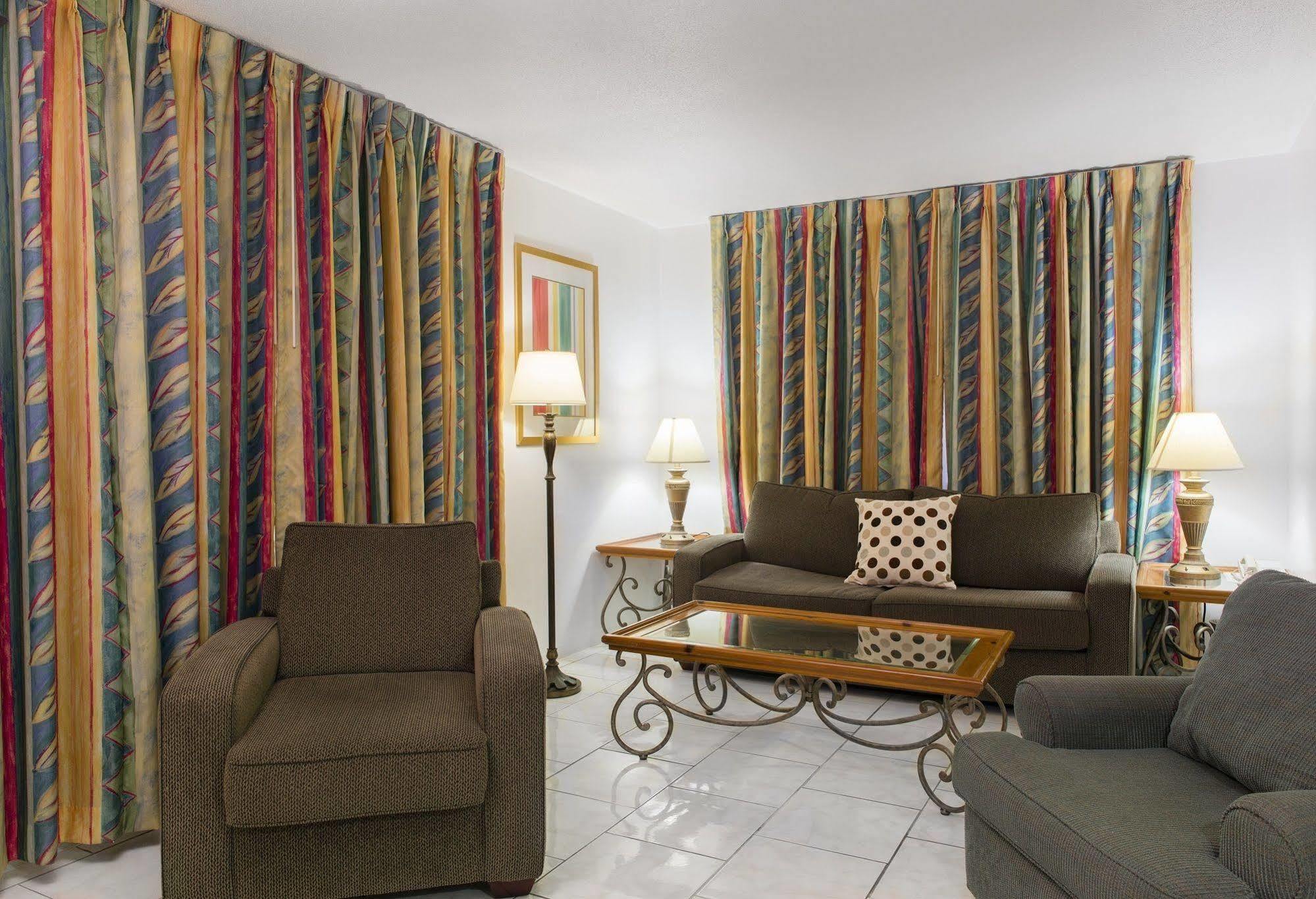 Hotel Carriage House