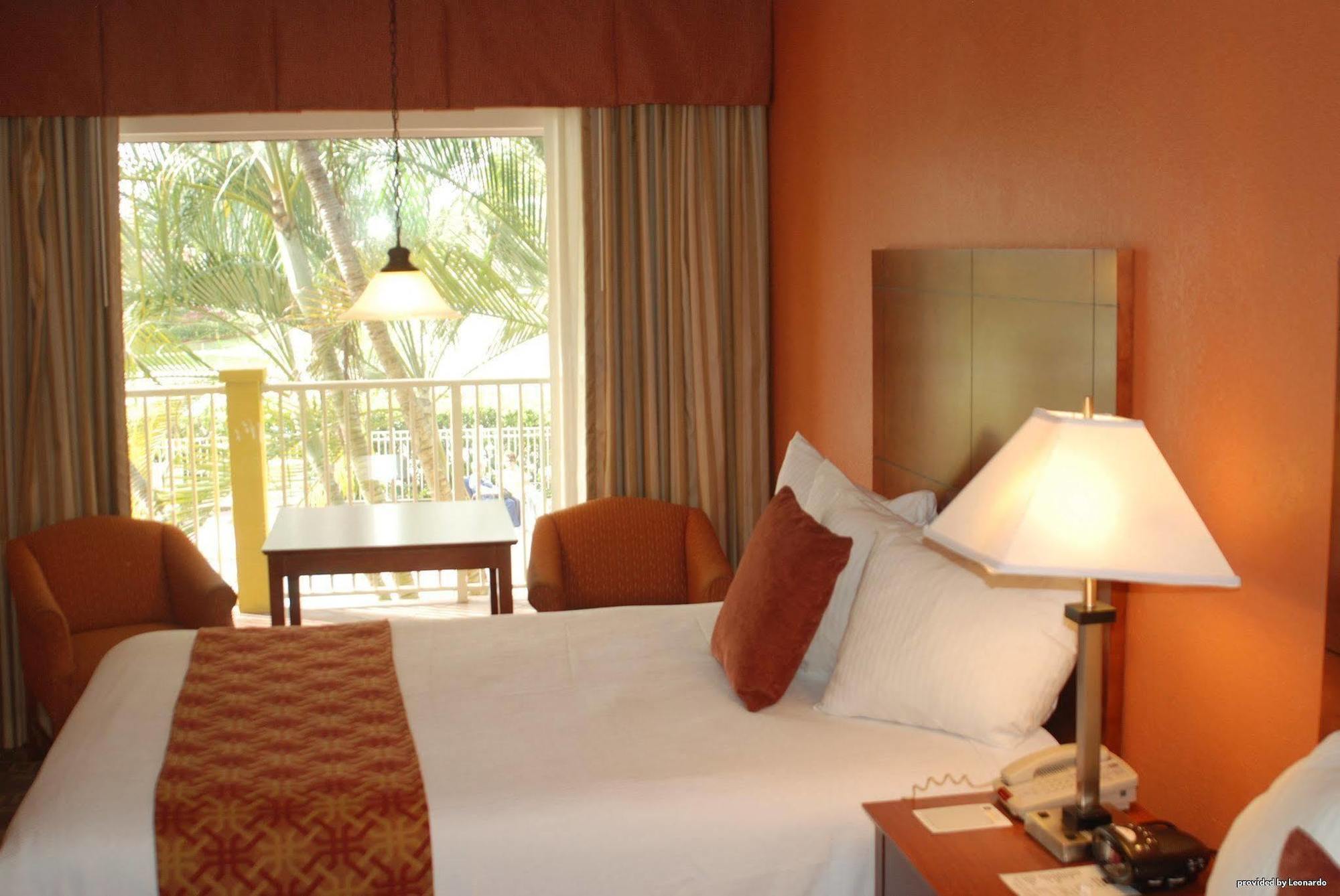 Hotel Oasis