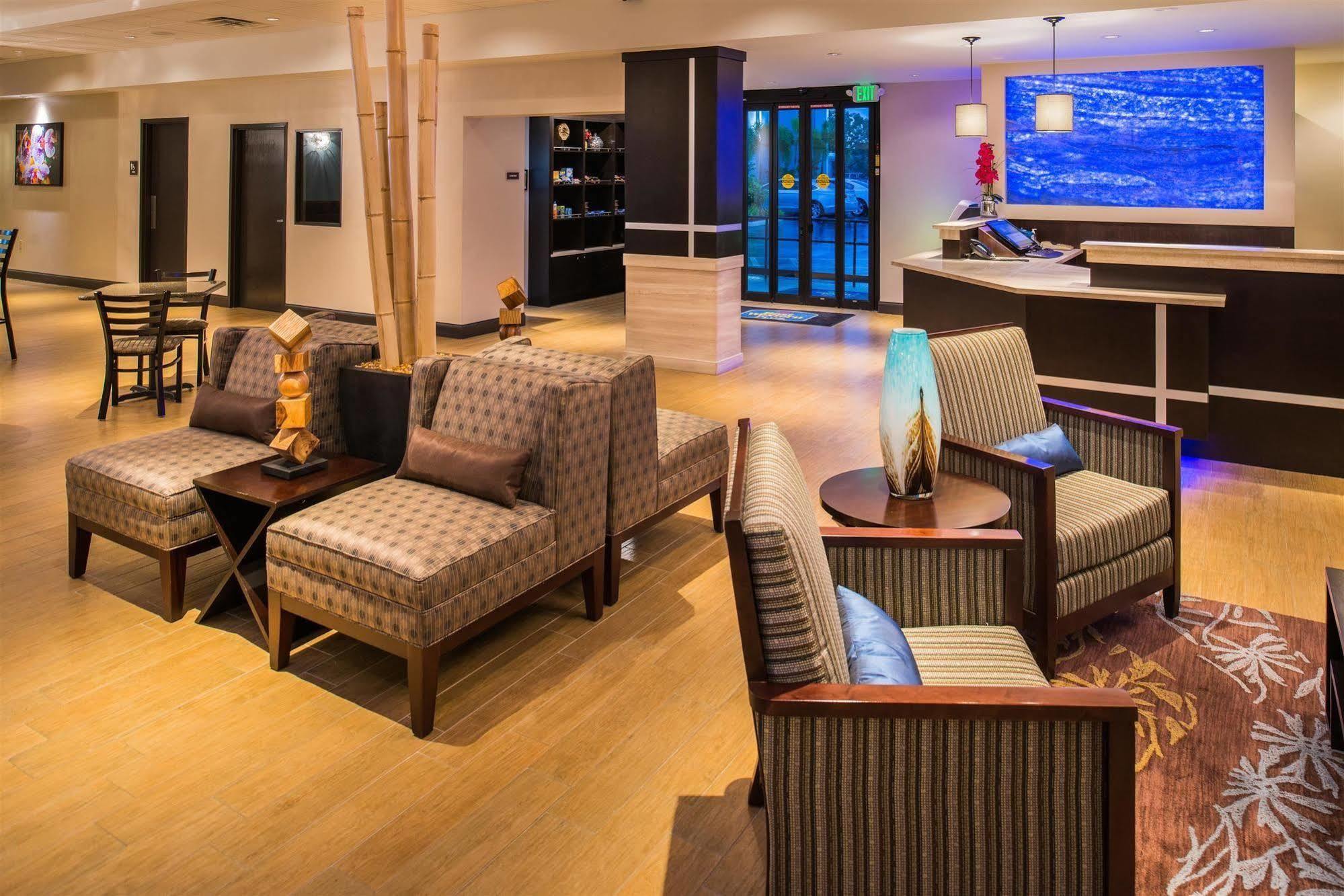 Western Hollywood/aventura Hotel 3*