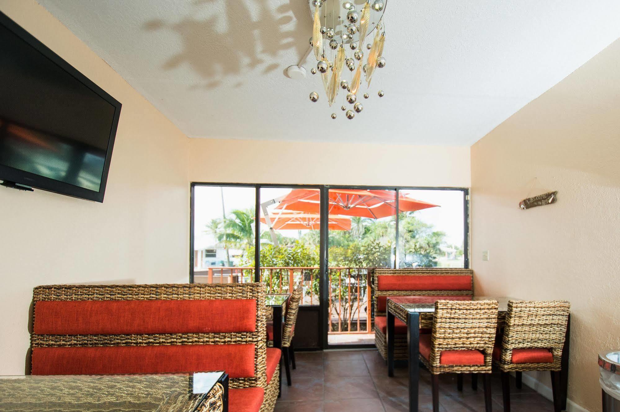 Hotel Royal Hutchinson Island 3*