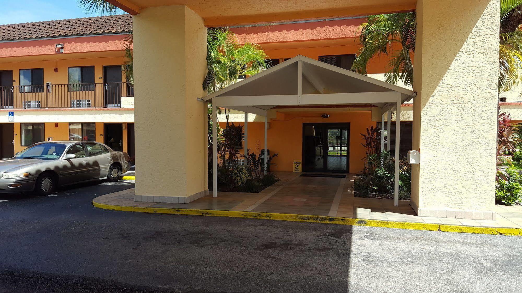 Super 8 By Wyndham *