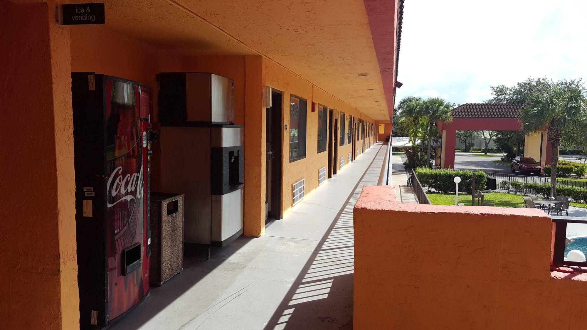 Hotel Super 8 By Wyndham