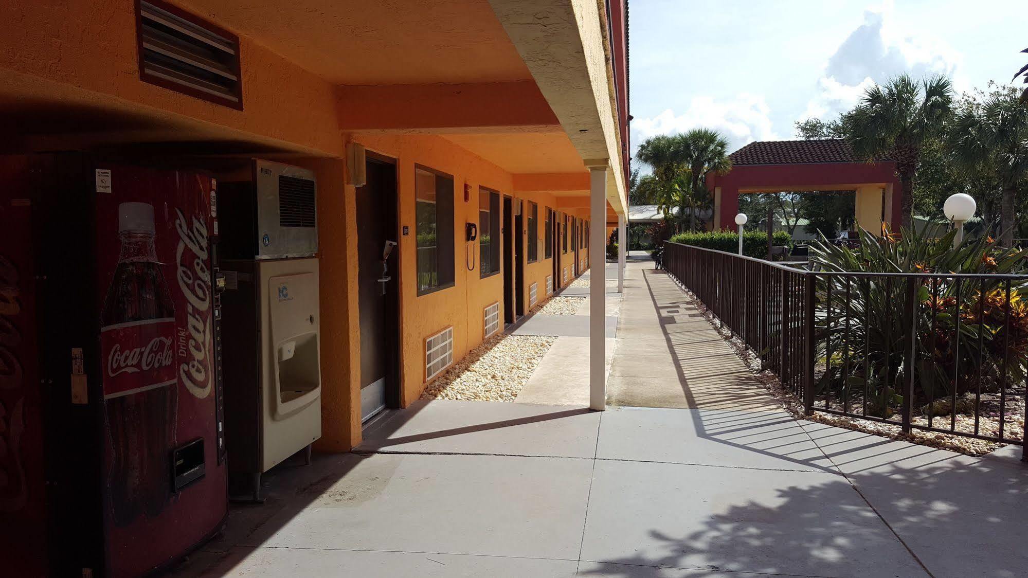 Hotel Super 8 By Wyndham