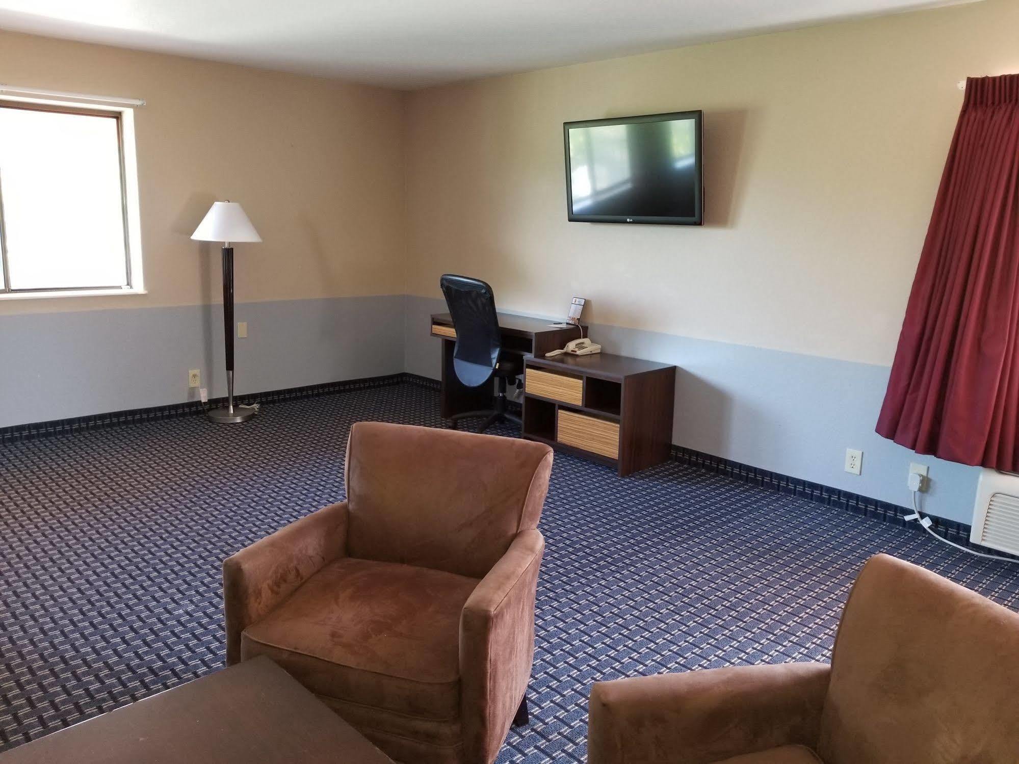 Super 8 By Wyndham * Naples