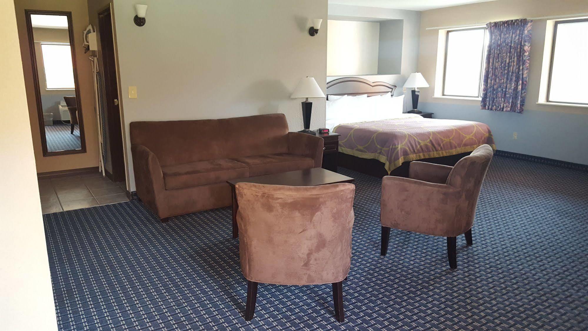 Hotel Super 8 By Wyndham Naples