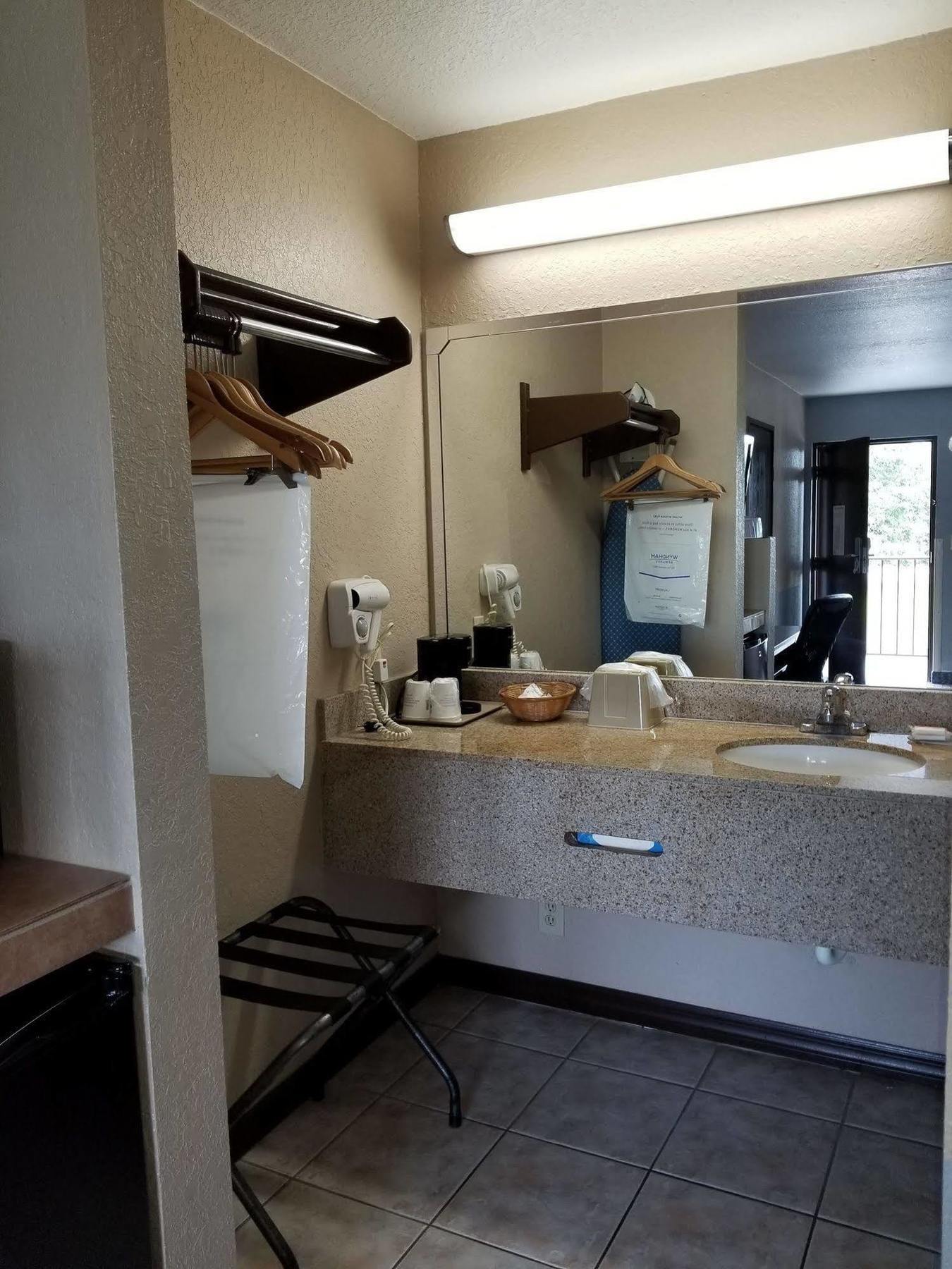 Hotel Super 8 By Wyndham Naples