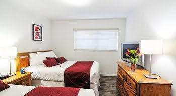 Regency & Motel 2*