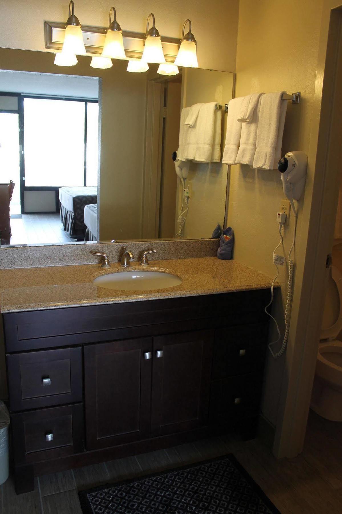 Beachside - Amelia Island Motel 2*