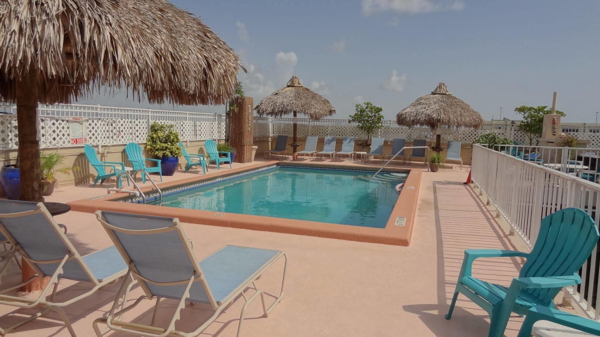 Hotel Rooftop - Clothing Optional - Adult Only 2*