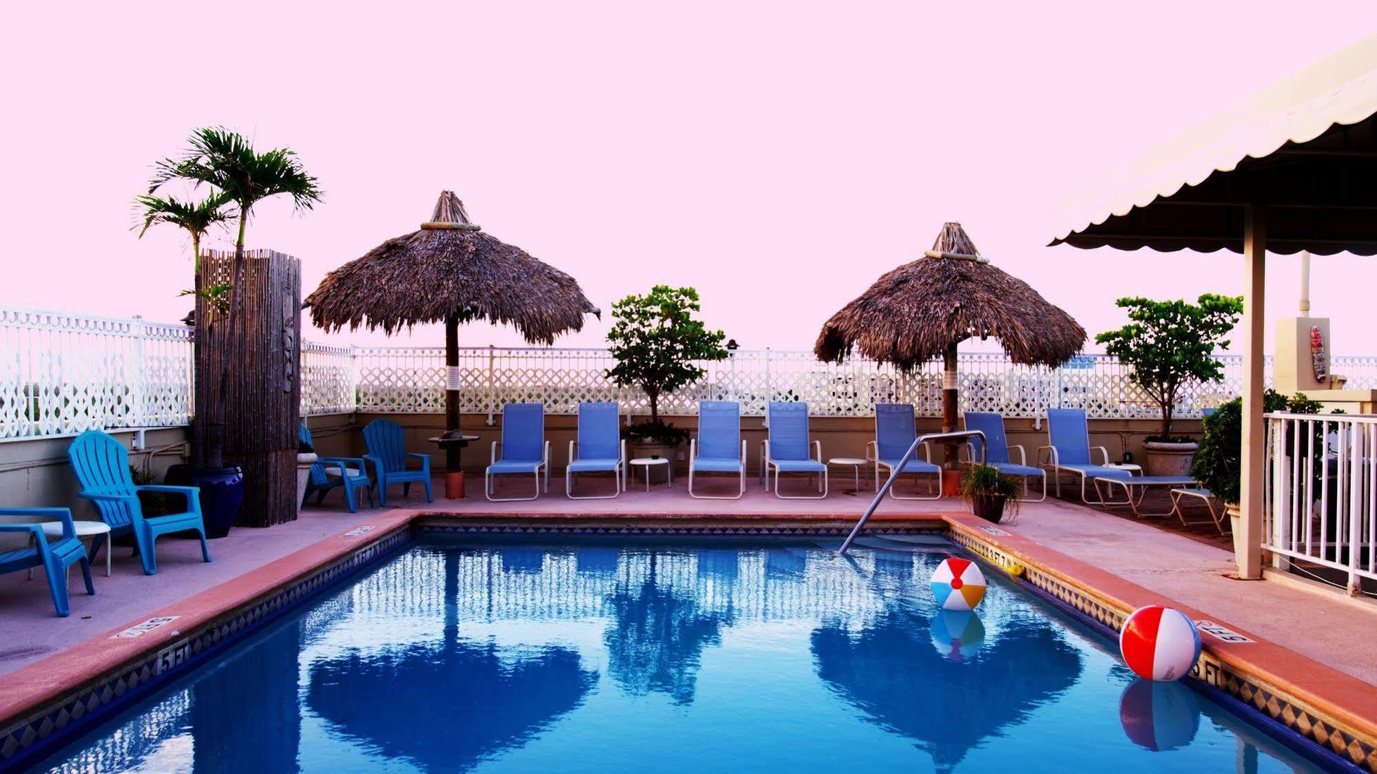 Rooftop - Clothing Optional - Adult Only Hotel Hollywood