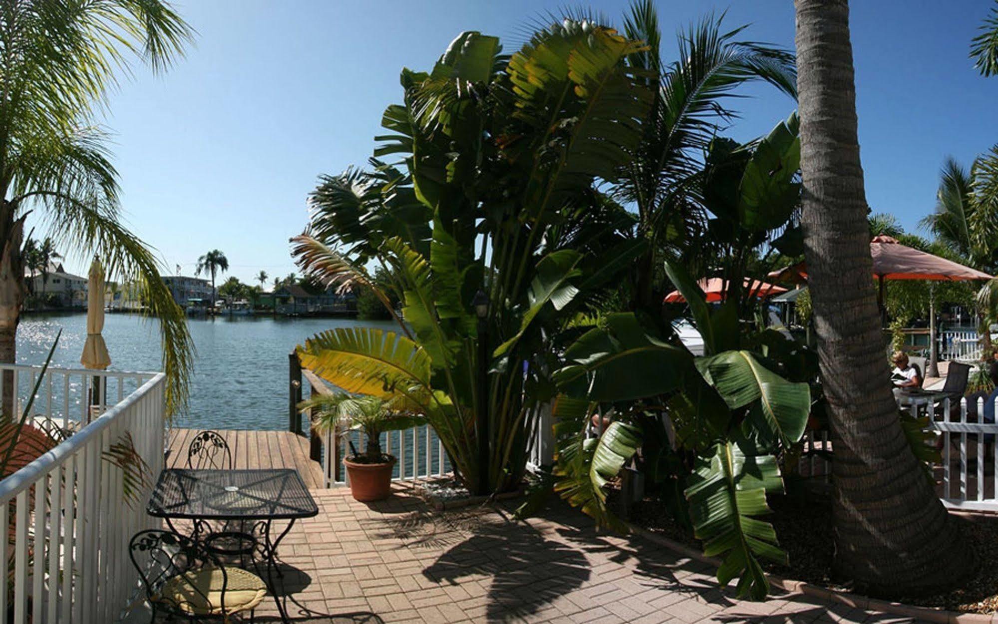Manatee Bay Inn