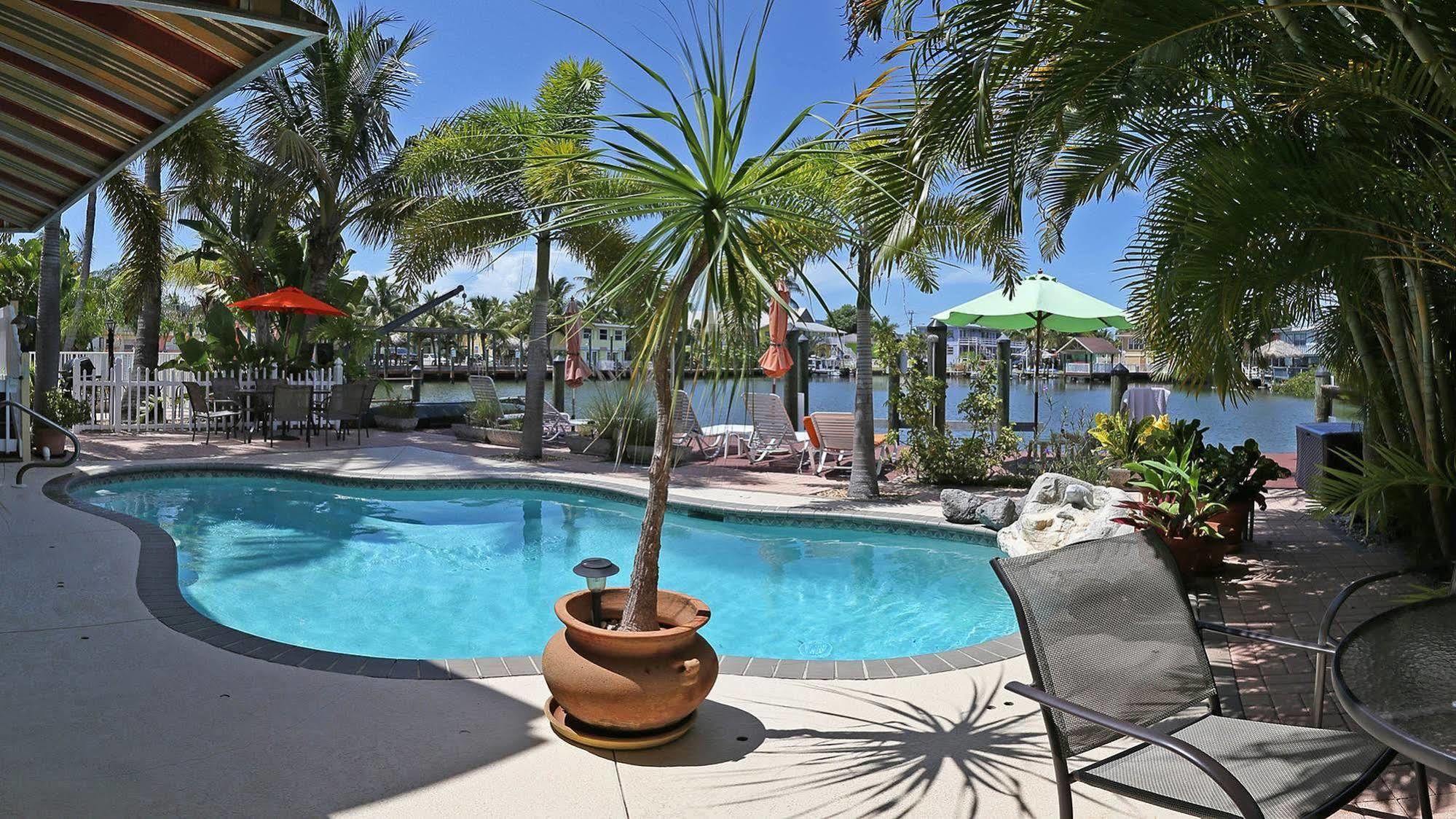 Manatee Bay Inn 3*