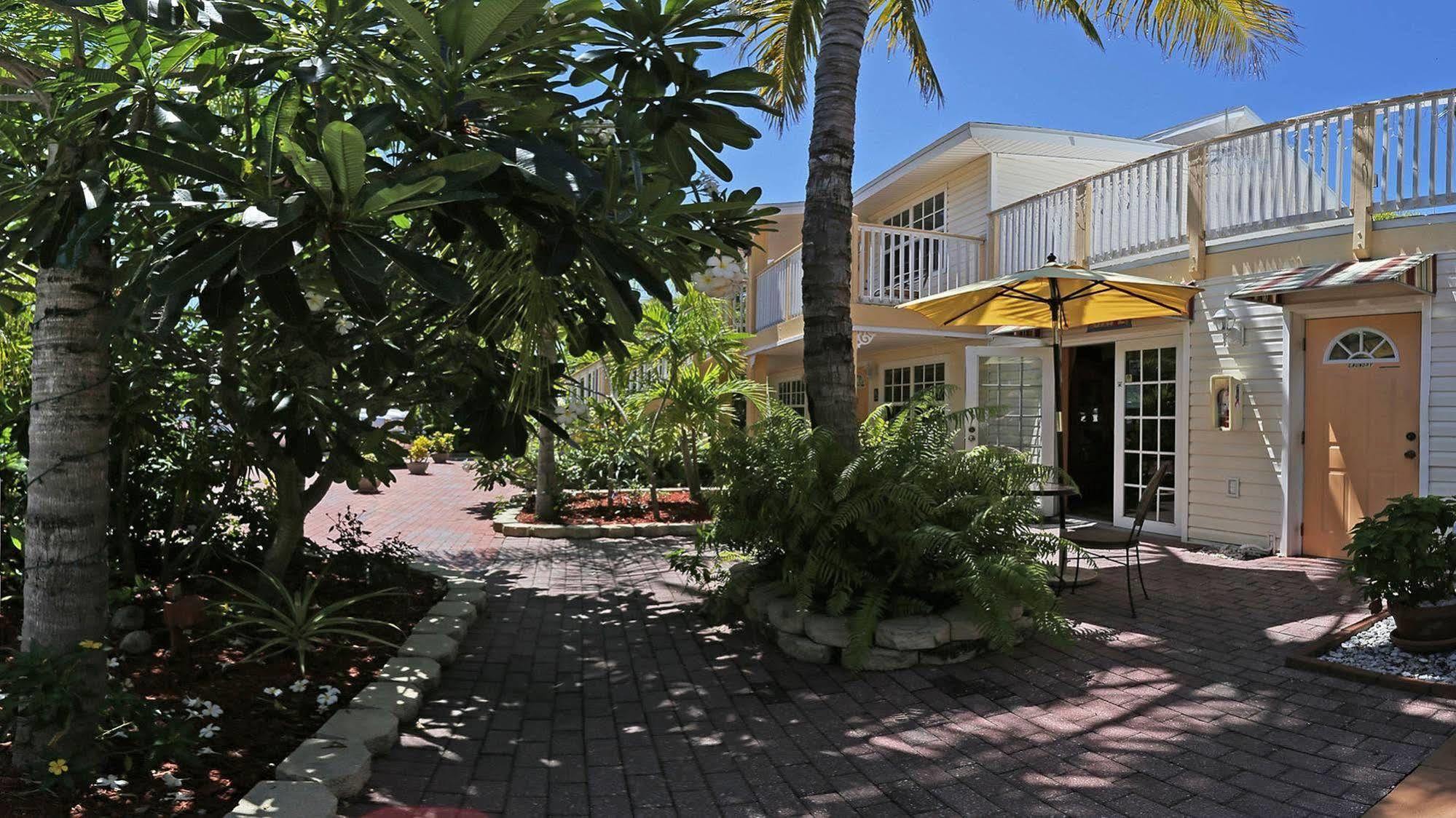 Manatee Bay 3*
