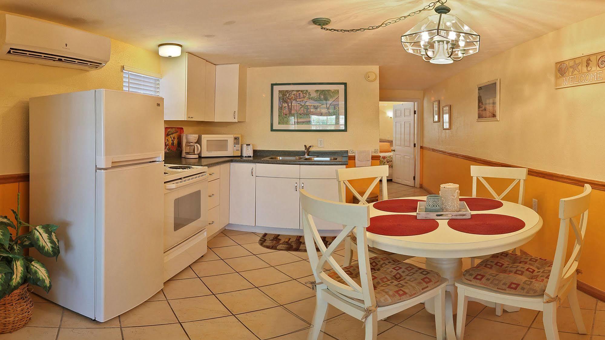 Manatee Bay Inn Fort Myers Beach