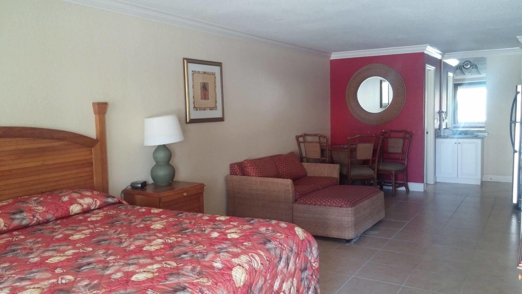 Anna Maria Island Dream Hotel 3*