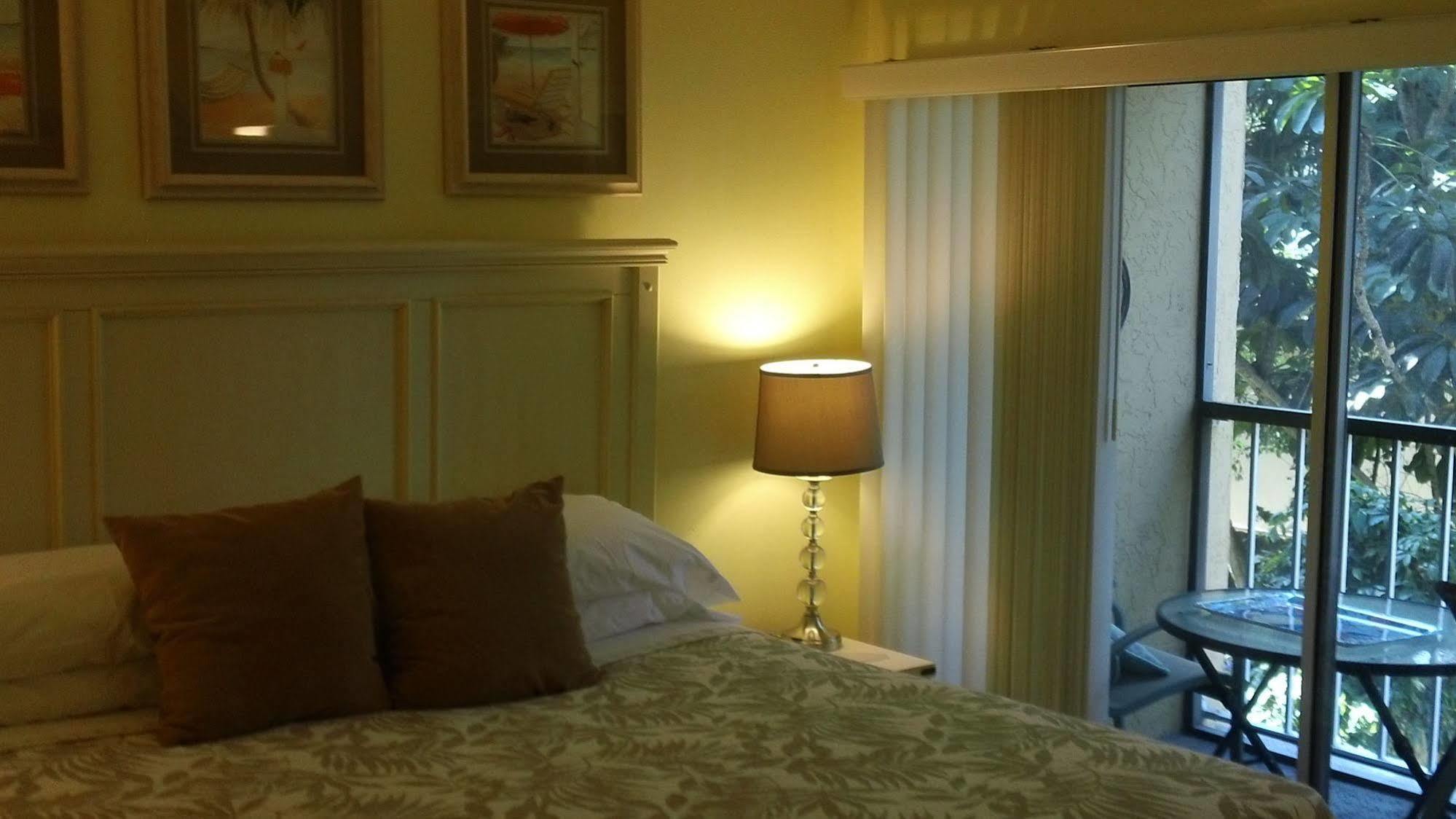 Wiggins Pass Aparthotel 4*