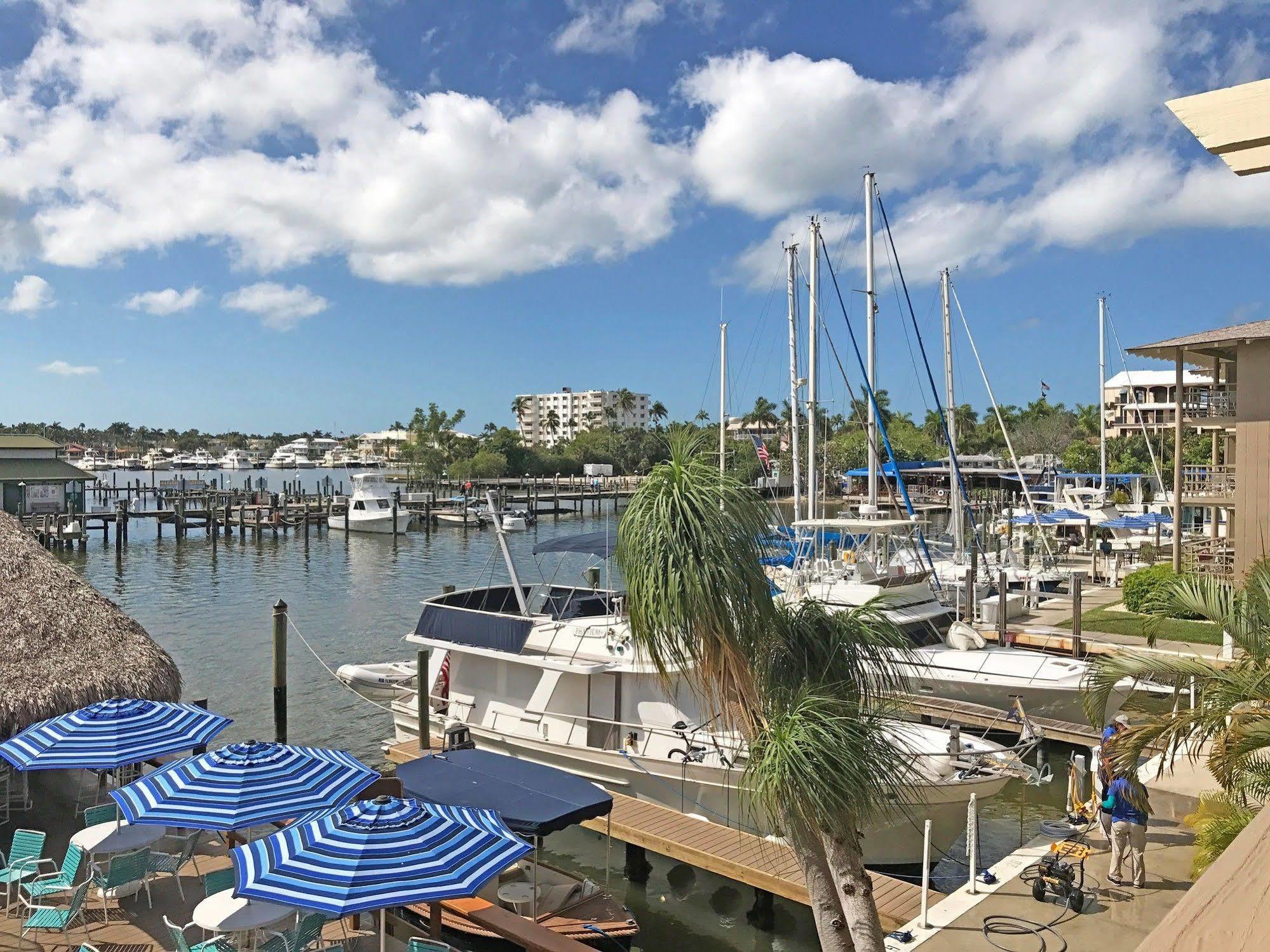 Cove On Bay 2* Naples