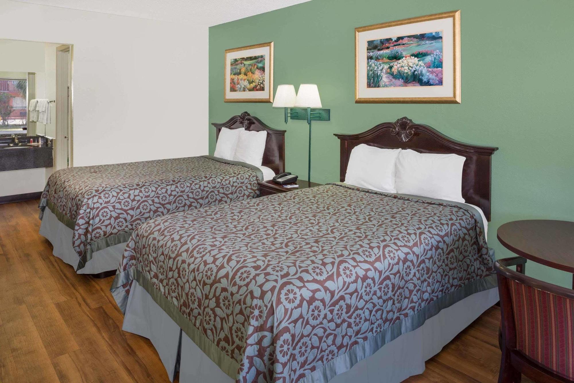 Travelodge By Wyndham Myers North 2*
