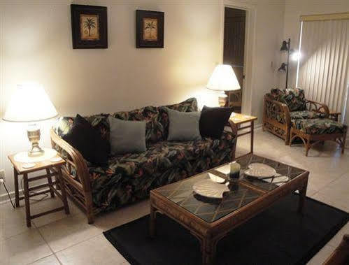 Hibiscus Oceanfront 2*