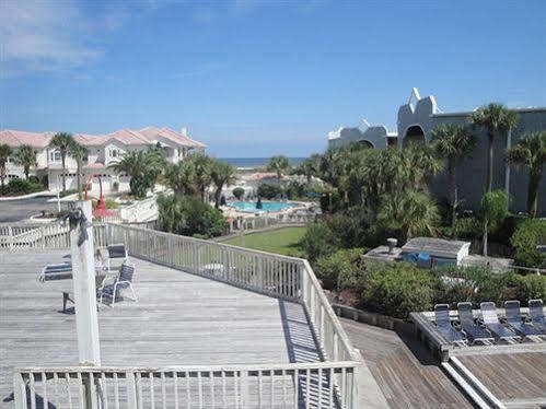 Hibiscus Oceanfront Resort