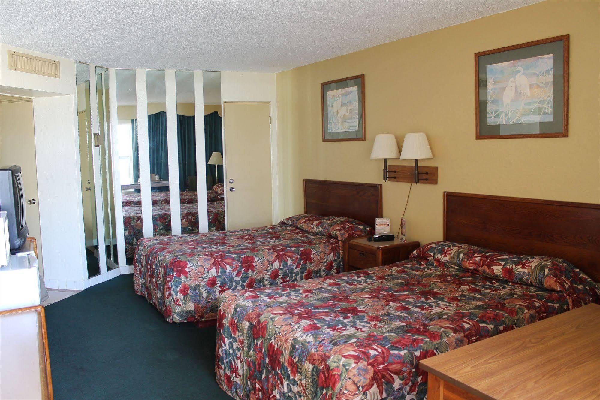 Motel Grand Prix Front Daytona Beach