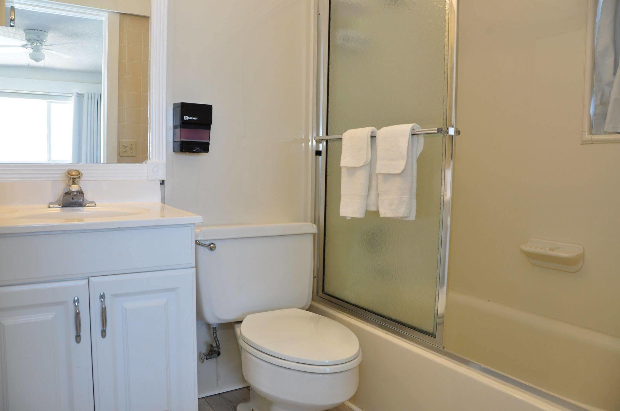 Coral Tides Inn 3*