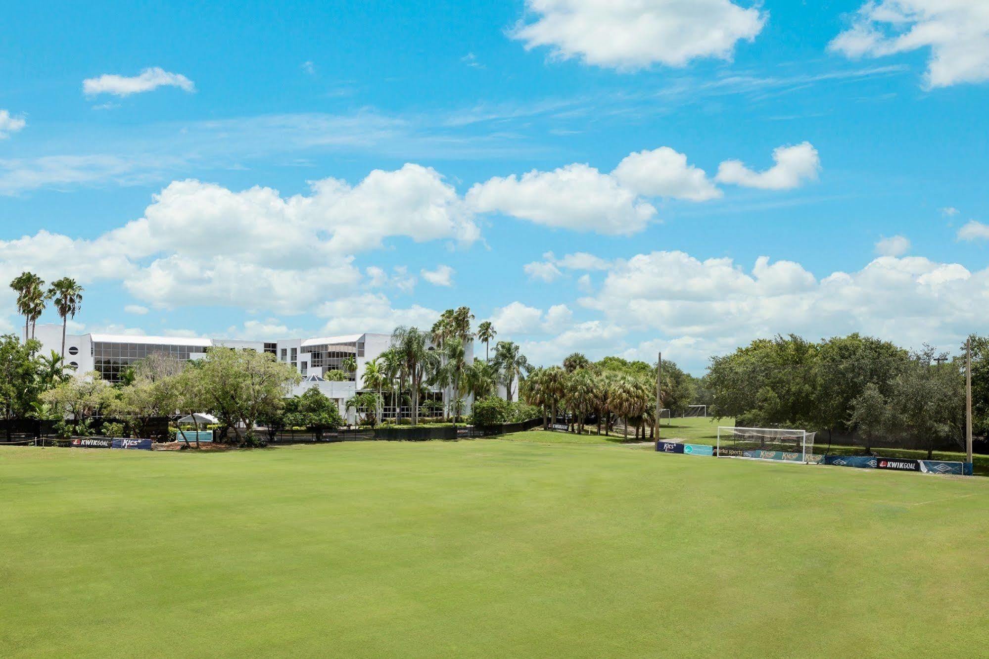 Sawgrass Grand And Sports Complex 3*