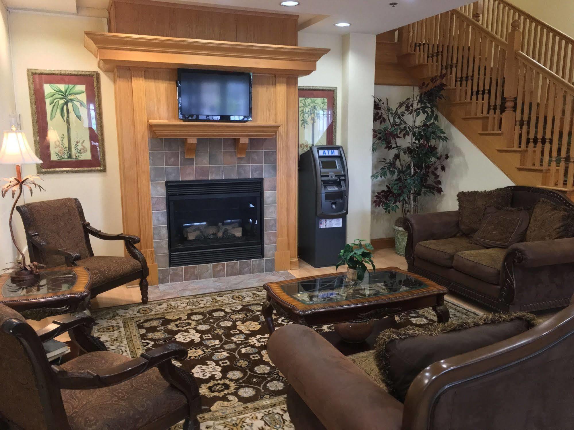 Baymont By Wyndham Myers Airport 3*