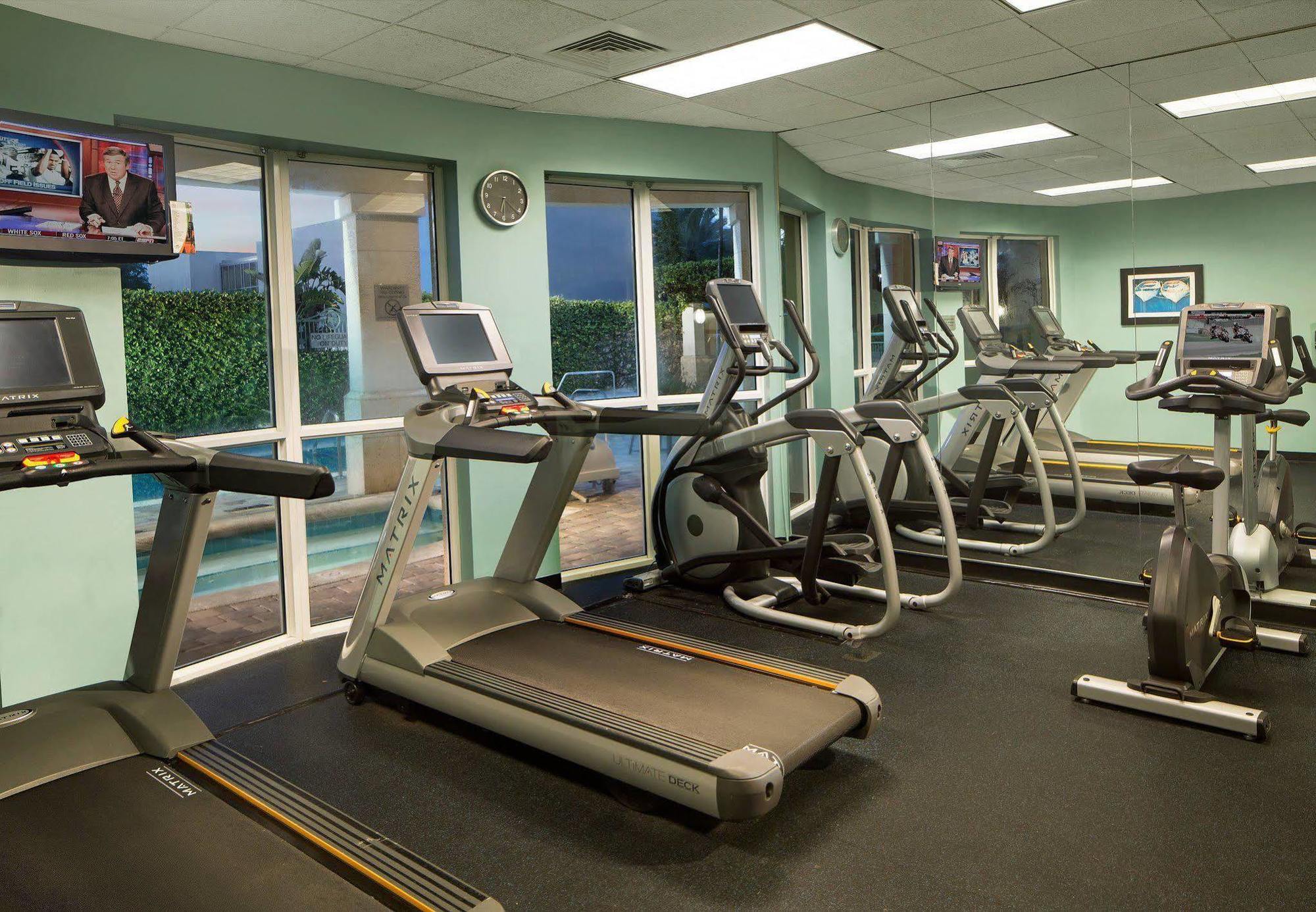 Courtyard By Marriott Lauderdale Airport & Cruise Port Hotel