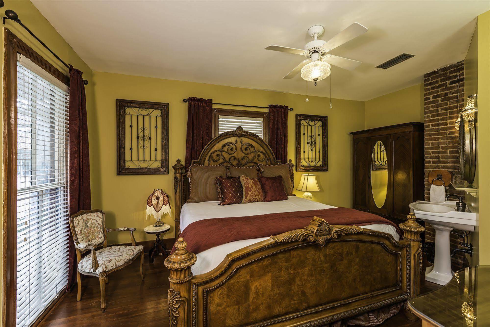 Bed & Breakfast Carriage Way Adults Only - 21 Years Old And Up St. Augustine