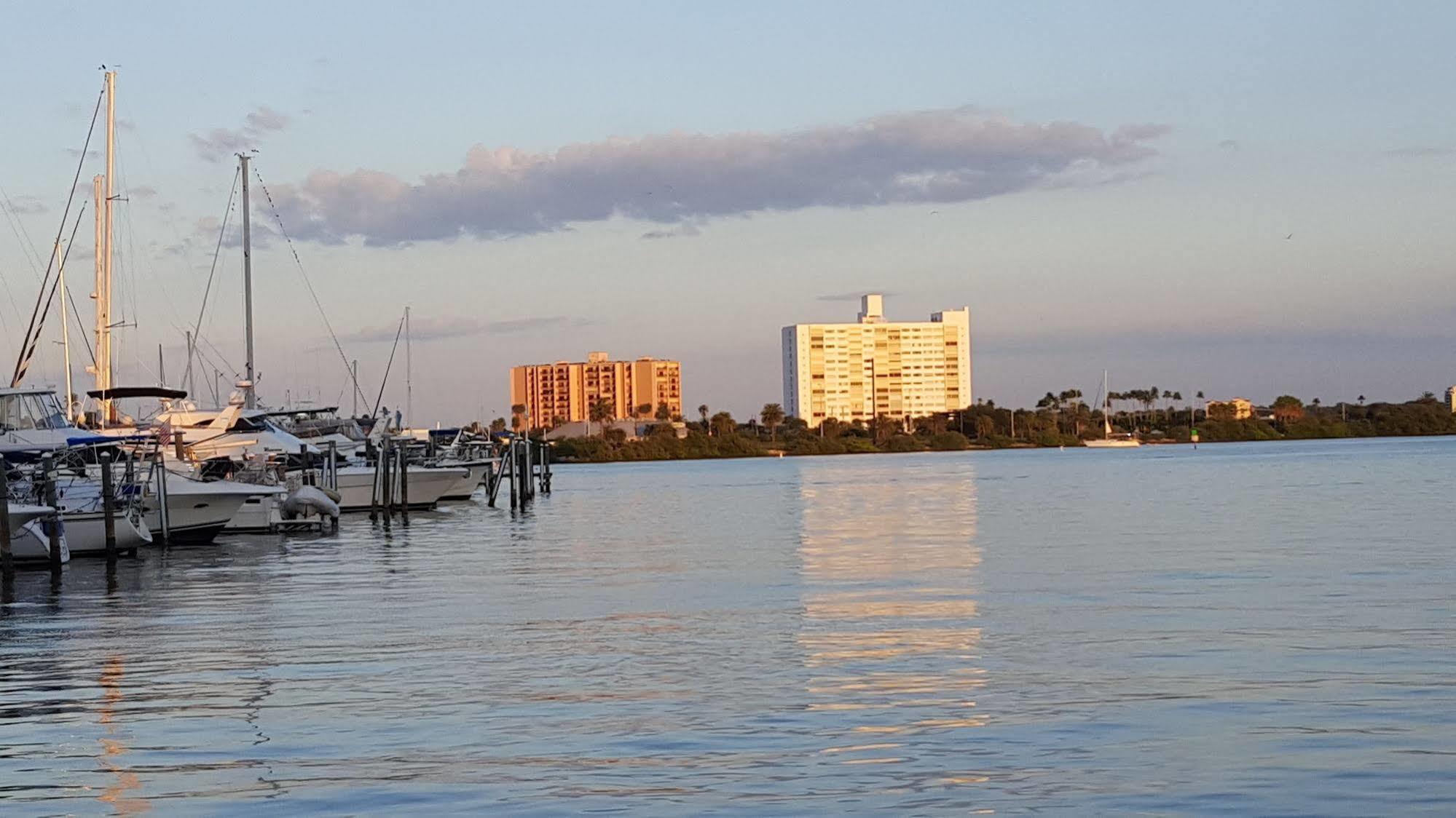 Sea Captain Hotel 2*