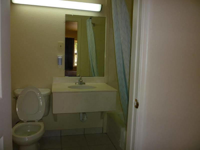 Motel American 2*