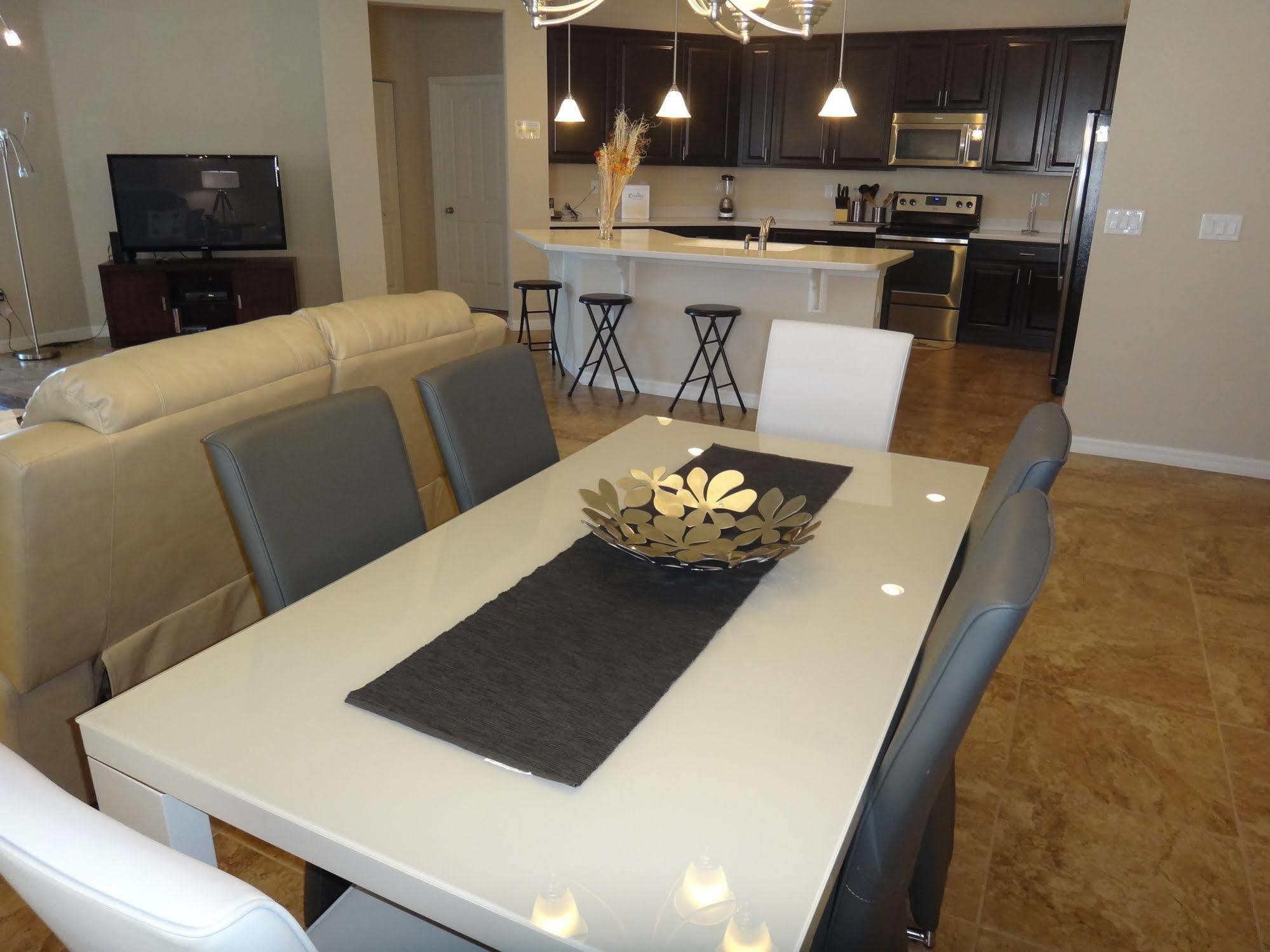 Crystal Cove By Cozykey Vacation Hotel 4*