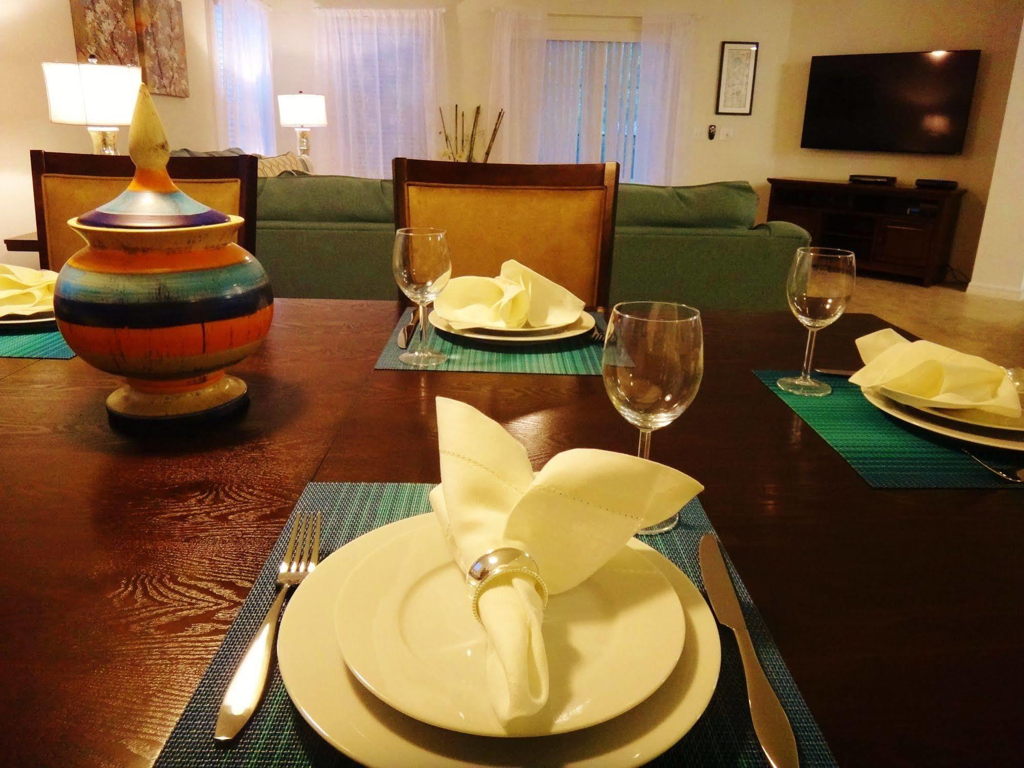 Hotel Crystal Cove By Cozykey Vacation 4*