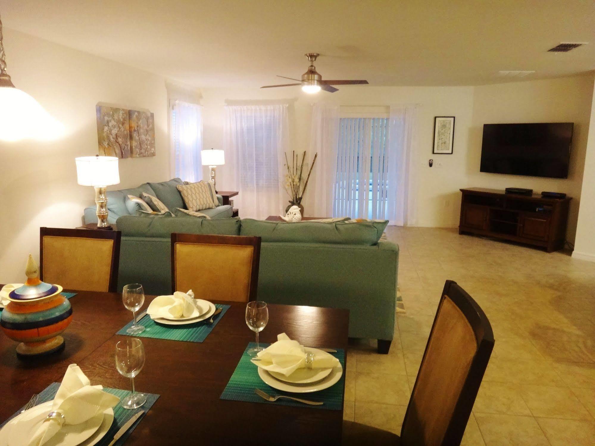 Crystal Cove By Cozykey Vacation Hotel Celebration