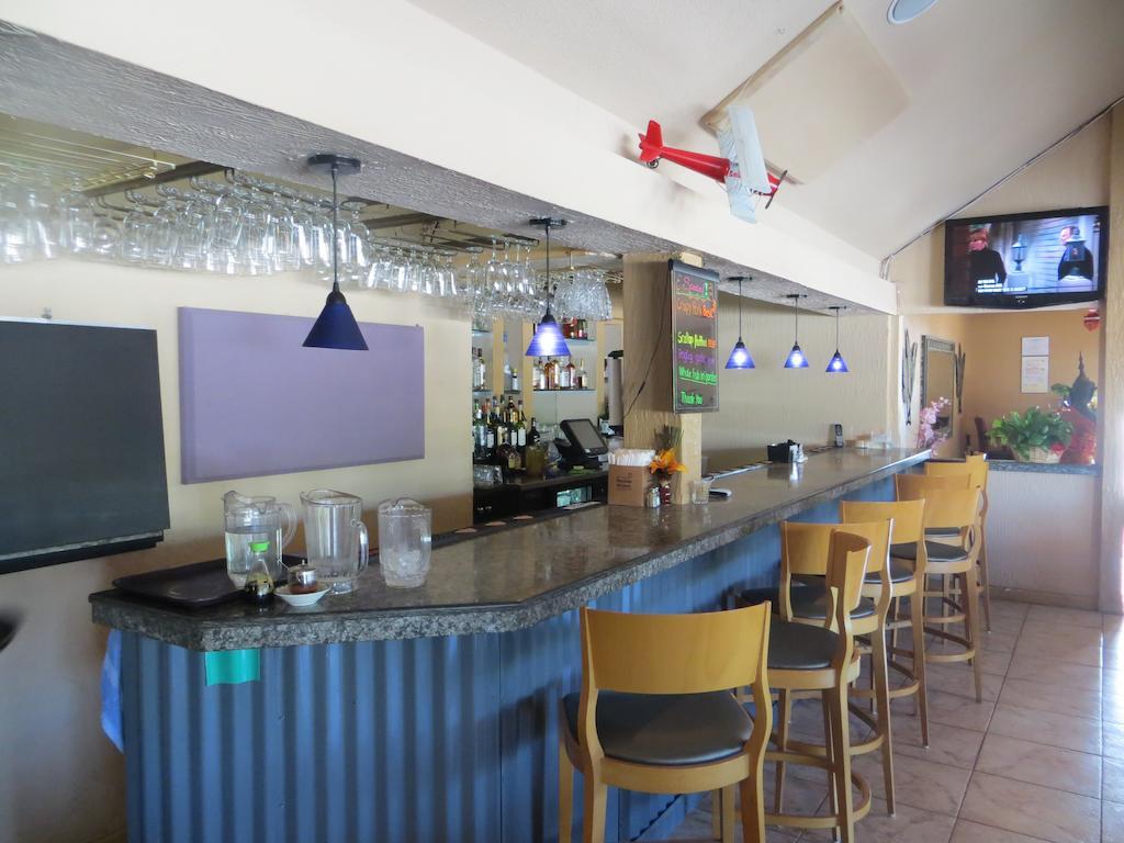 Camelot Waterfront 3*