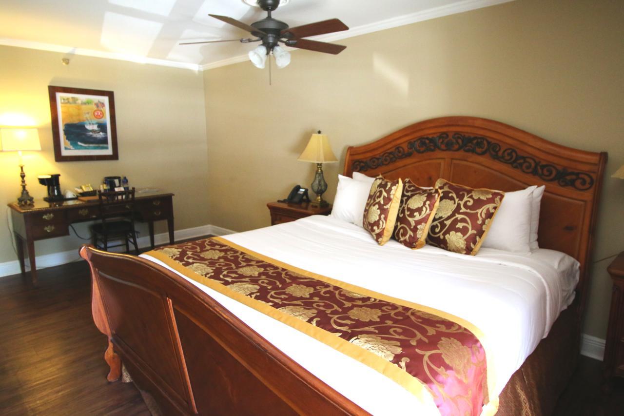 Inn New World Downtown Pensacola