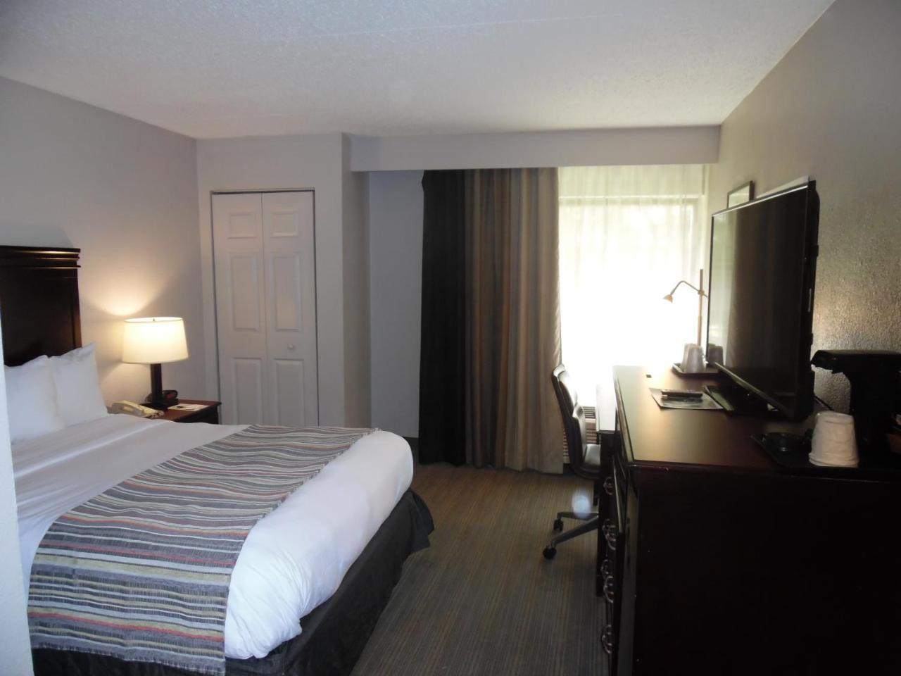 Hotel Country & By Radisson, I-95 South, Fl Jacksonville