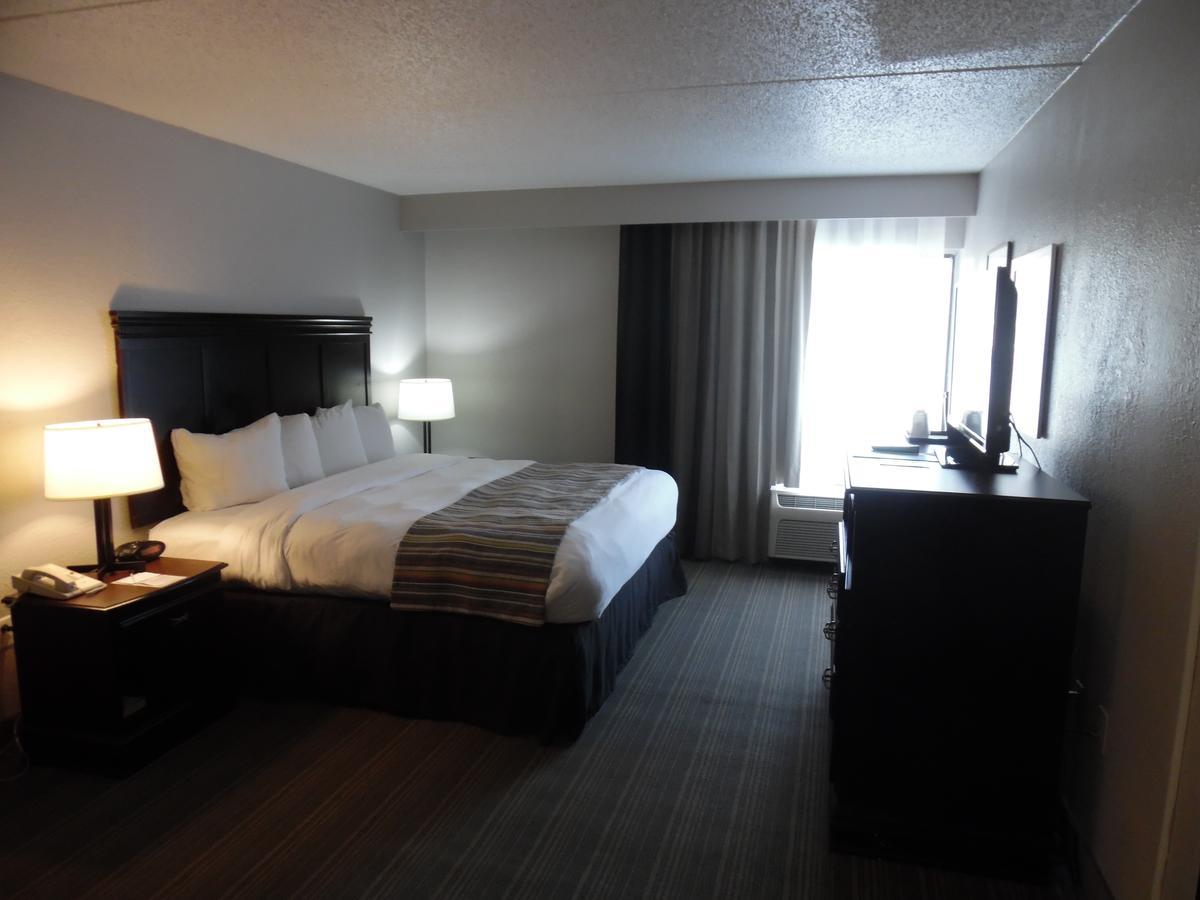 Country & By Radisson, I-95 South, Fl Hotel
