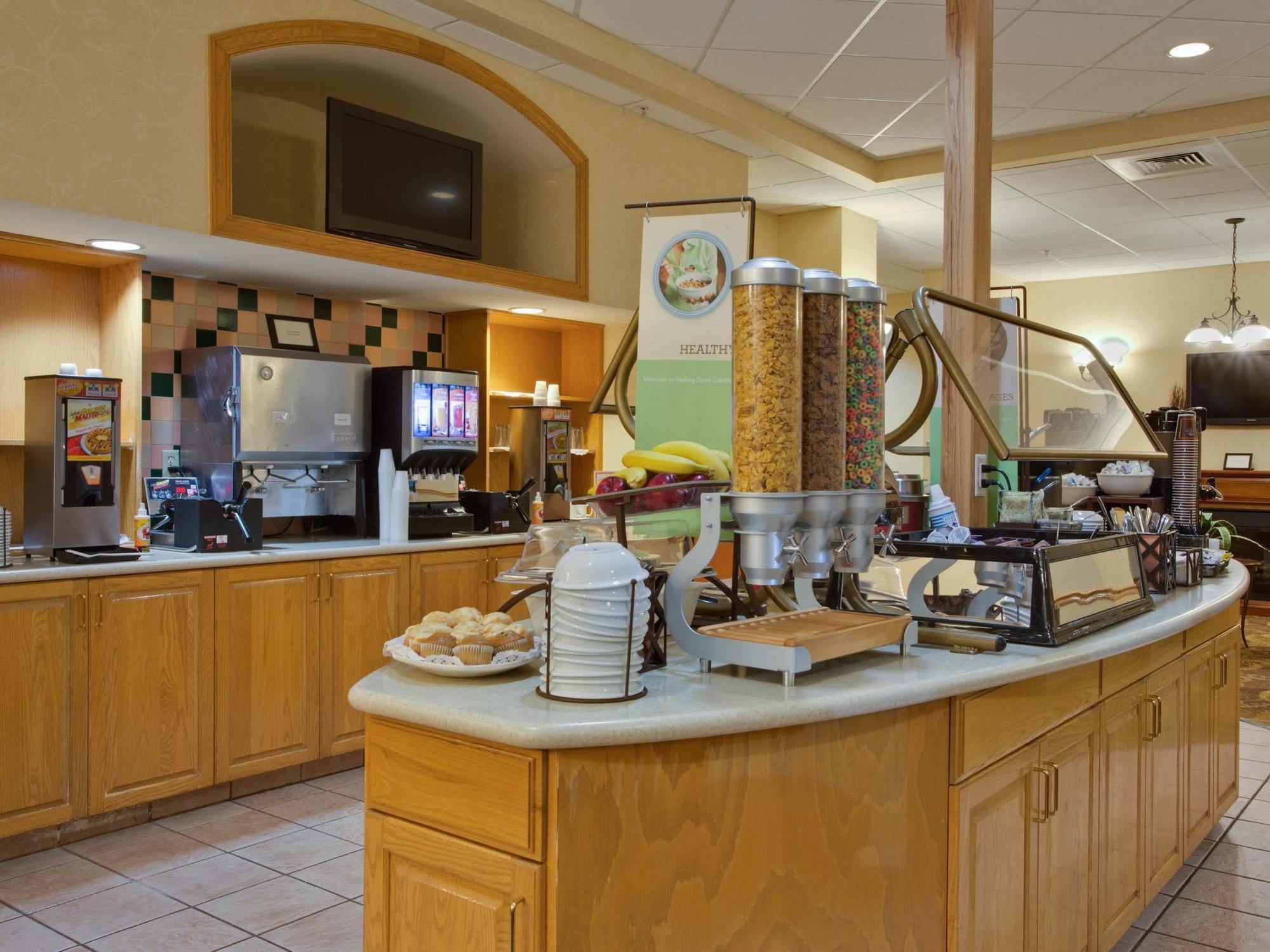 Country & By Radisson, Airport, Fl Hotel 3*