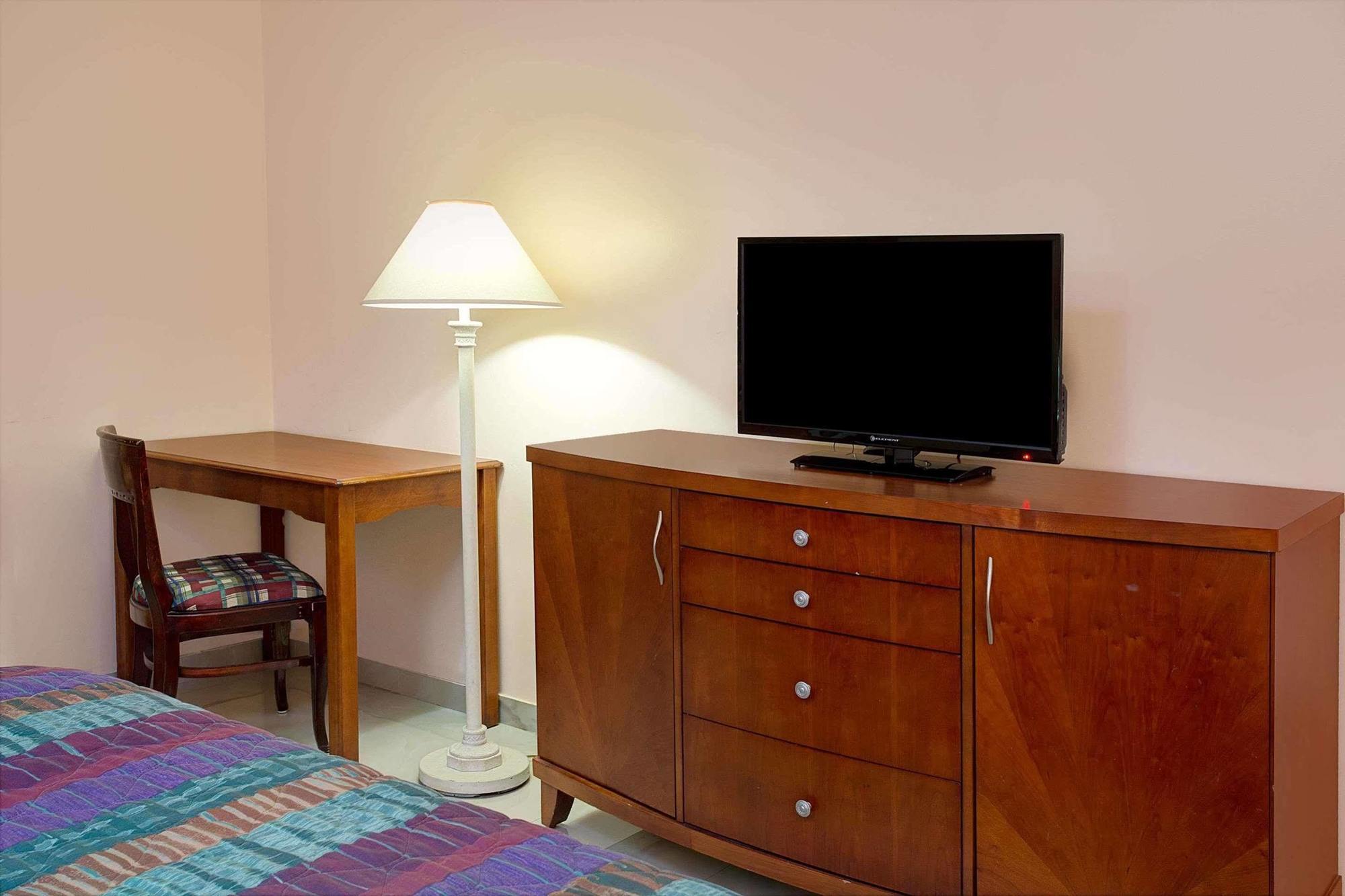 Knights Hallandale Hotel Hollywood