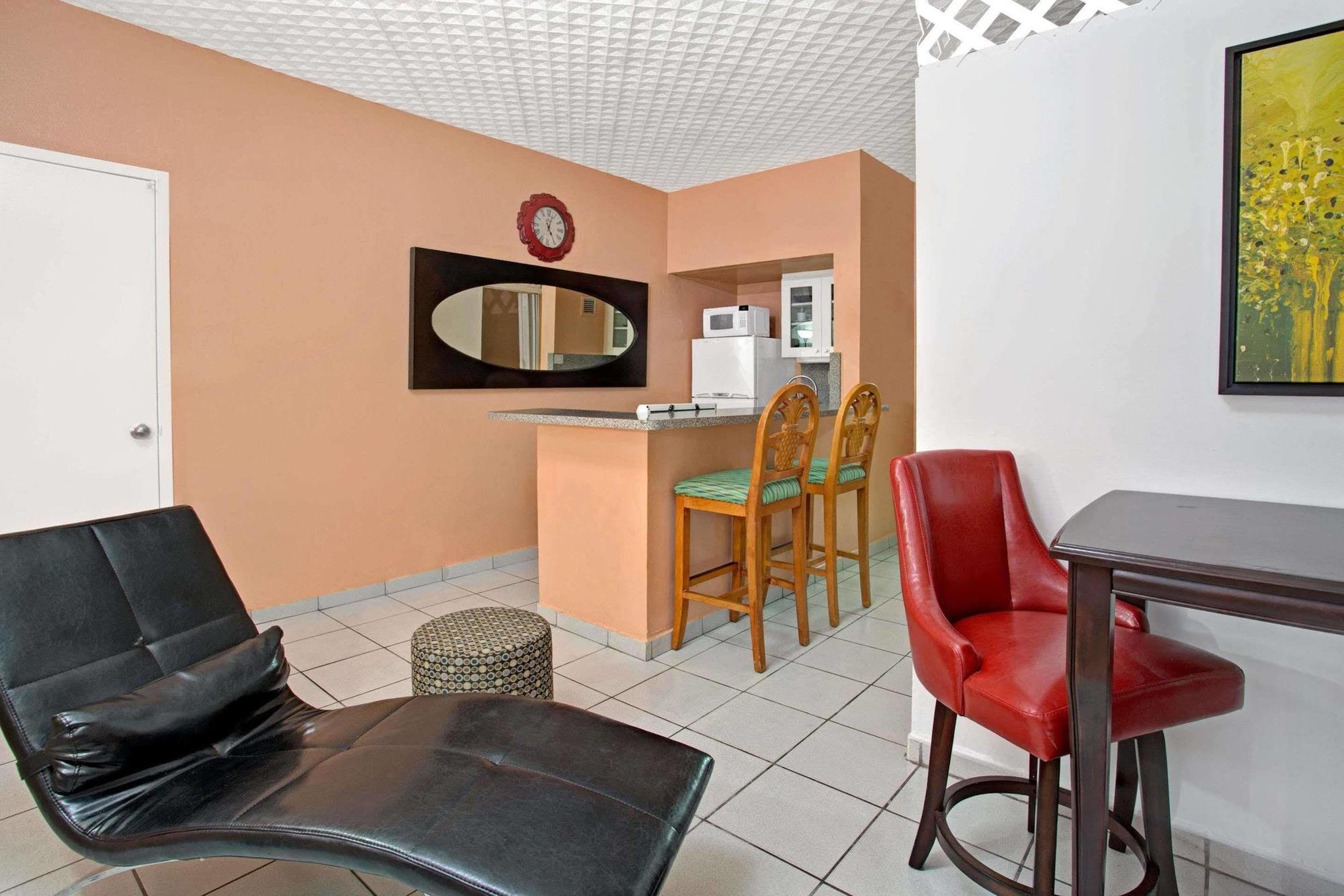 Knights Hallandale Hotel Hollywood