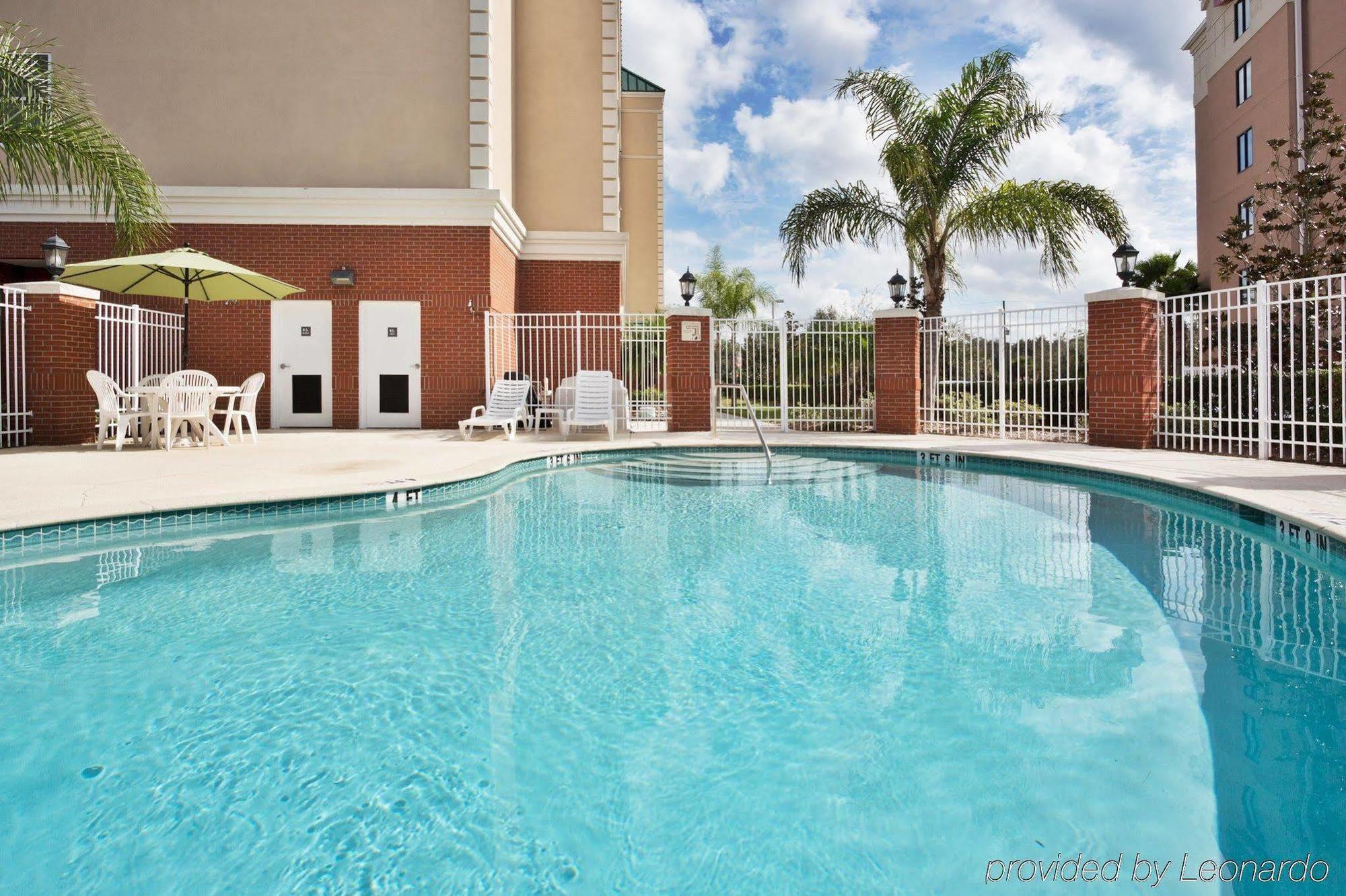 Hotel Country & By Radisson, Tampa-brandon, Fl