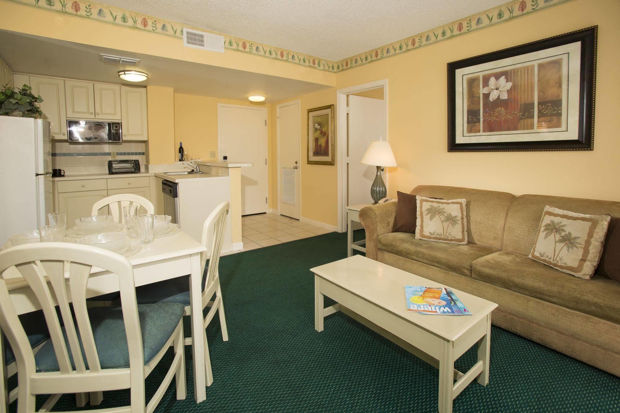 Enclave Suites, A Staysky & Near Universal 3*